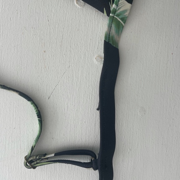 Rip Curl Palmetto Tri Bikini Top Black Floral - Picture 6 of 13